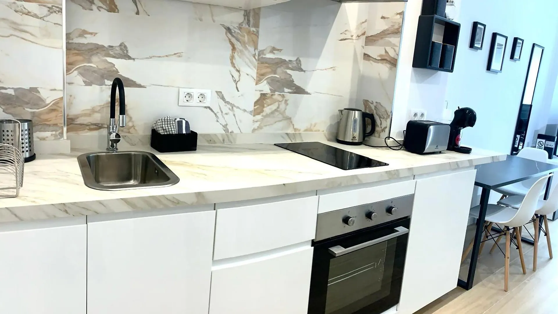 公寓 Apartamento Premium Con Piscina - Recepcion 24 Hs 贝纳尔马德纳