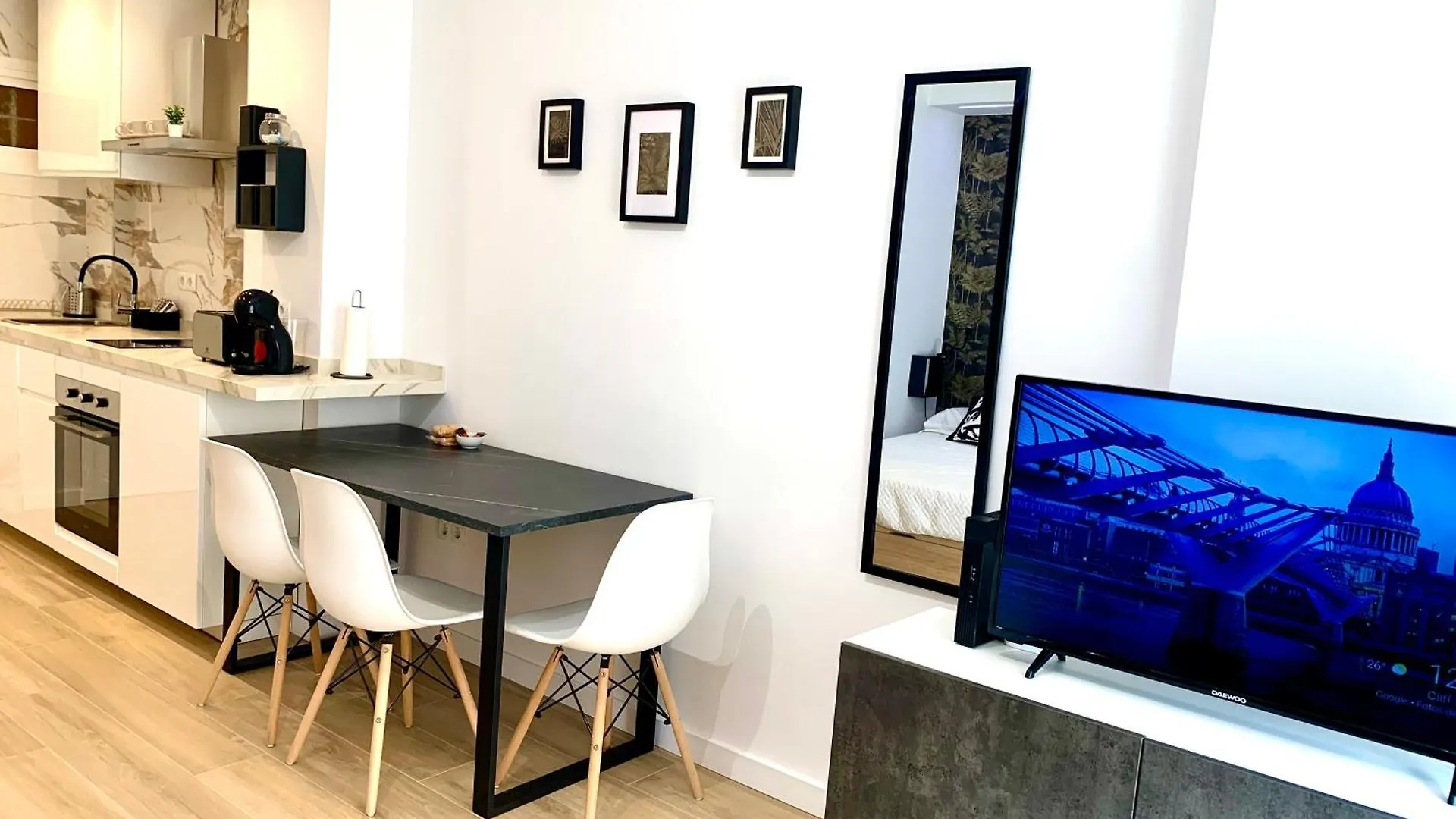 公寓 Apartamento Premium Con Piscina - Recepcion 24 Hs 贝纳尔马德纳 西班牙